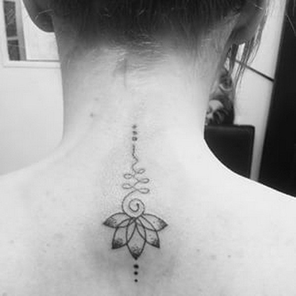 18-back-of-neck-tattoo-designs