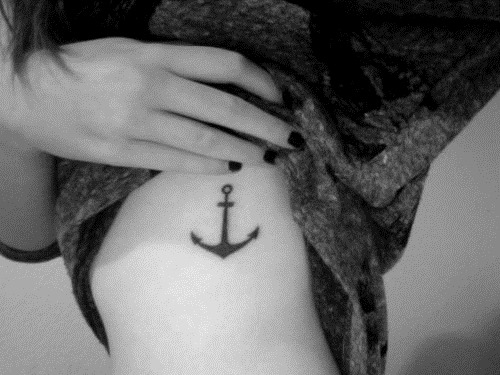 22-small-anchor-tattoos-for-girls-1-1