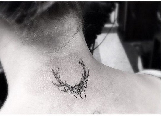 24-back-of-neck-tattoo-designs