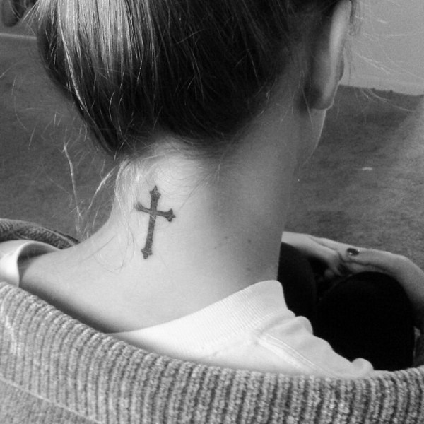 28-back-of-neck-tattoo-designs