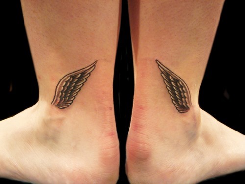 30-small-and-simple-tattoos-for-girls-22