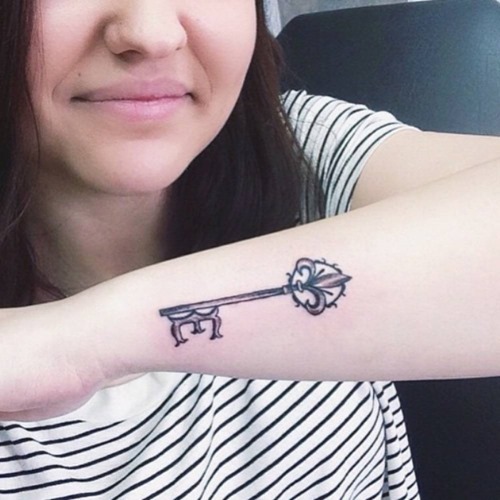30-small-and-simple-tattoos-for-girls-4