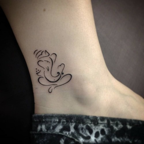 30-small-and-simple-tattoos-for-girls-6
