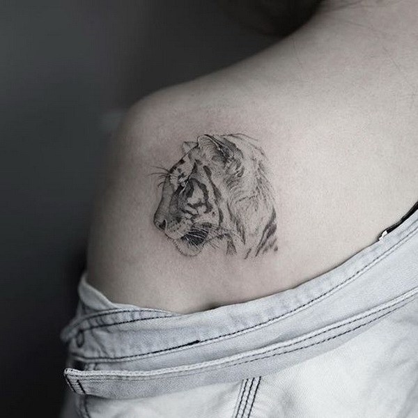 33-shoulder-tattoo-designs
