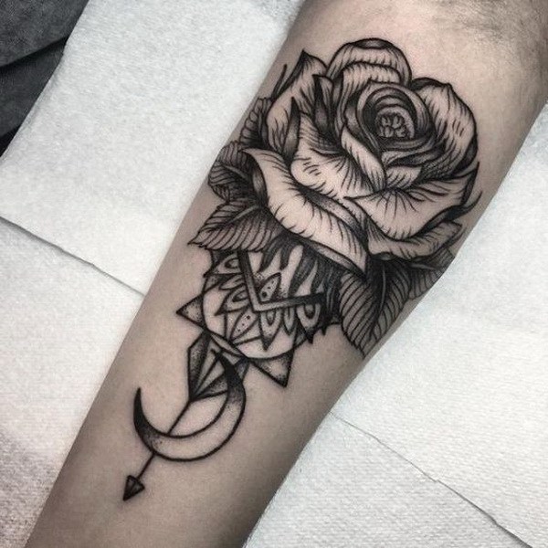 4-flower-tattoo-design-ideas