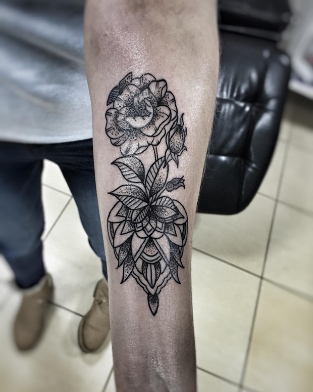 black-rose-tattoo-1