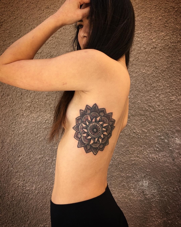 mandala-side-tattoos-for-girls