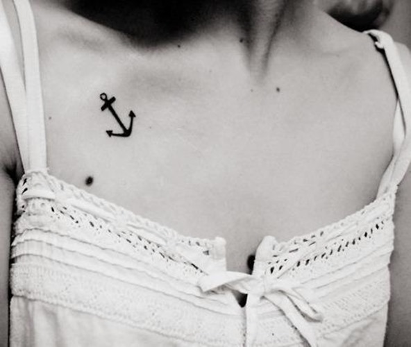 small-anchor-tattoo-on-shoulder-for-women