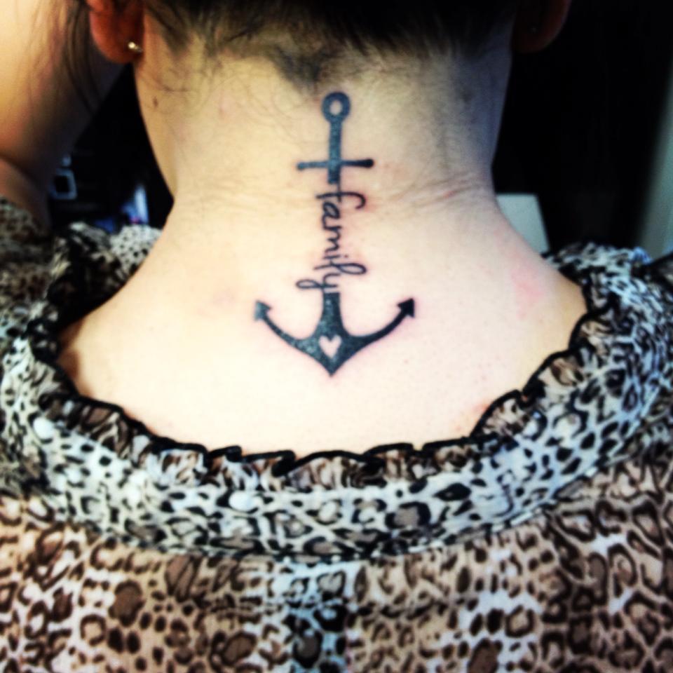 anchor-tattoos-on-neck