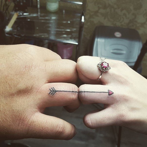 arrow-wedding-ring-tatoo