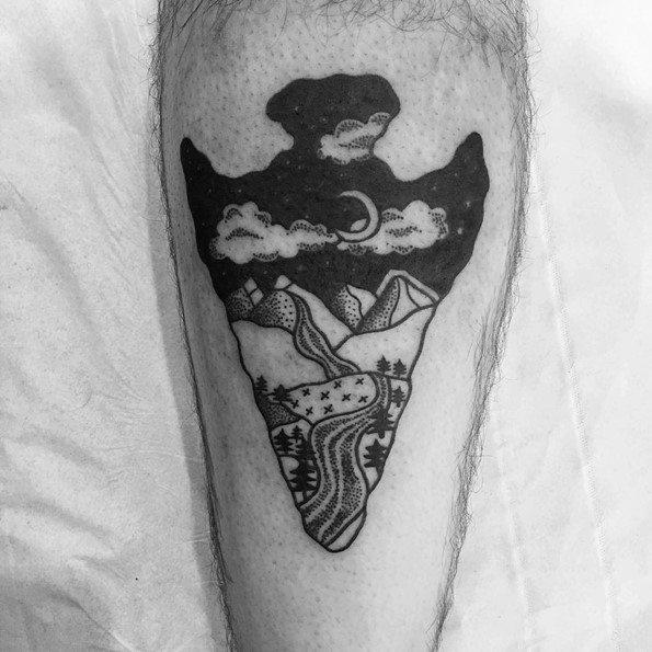 arrowhead-dotwork-tattoo