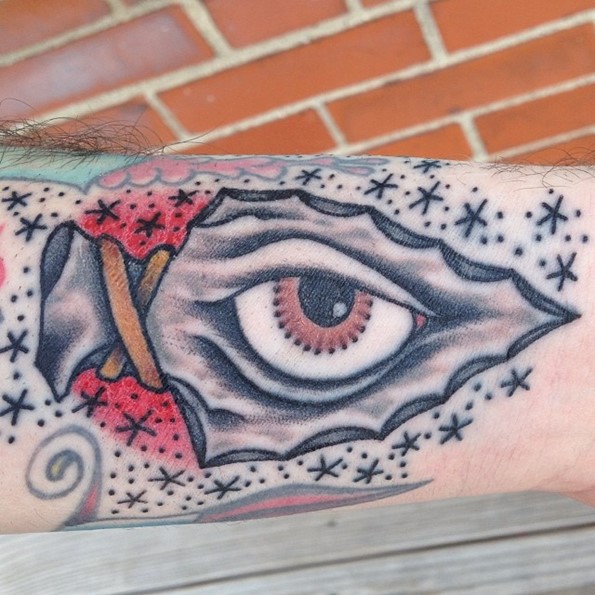 arrowhead-eye-tattoo