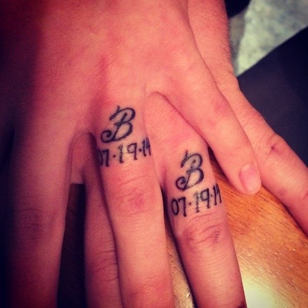 couples-wedding-ring-tattoos