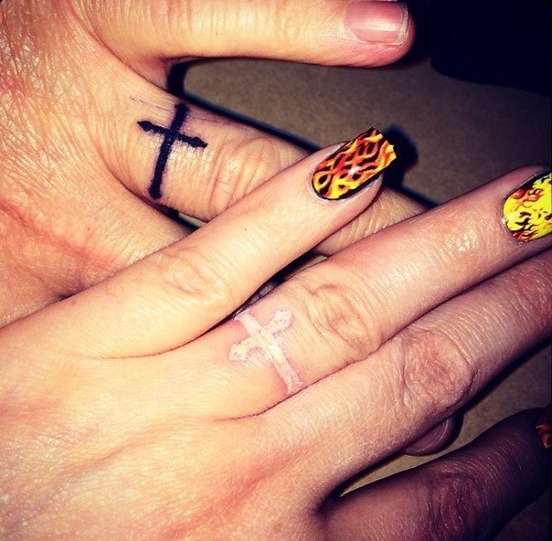 cross-wedding-ring-tattoos