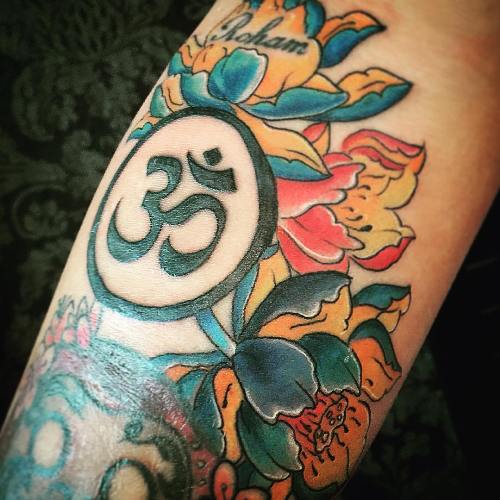 lotus-ohm-tattoo-designs