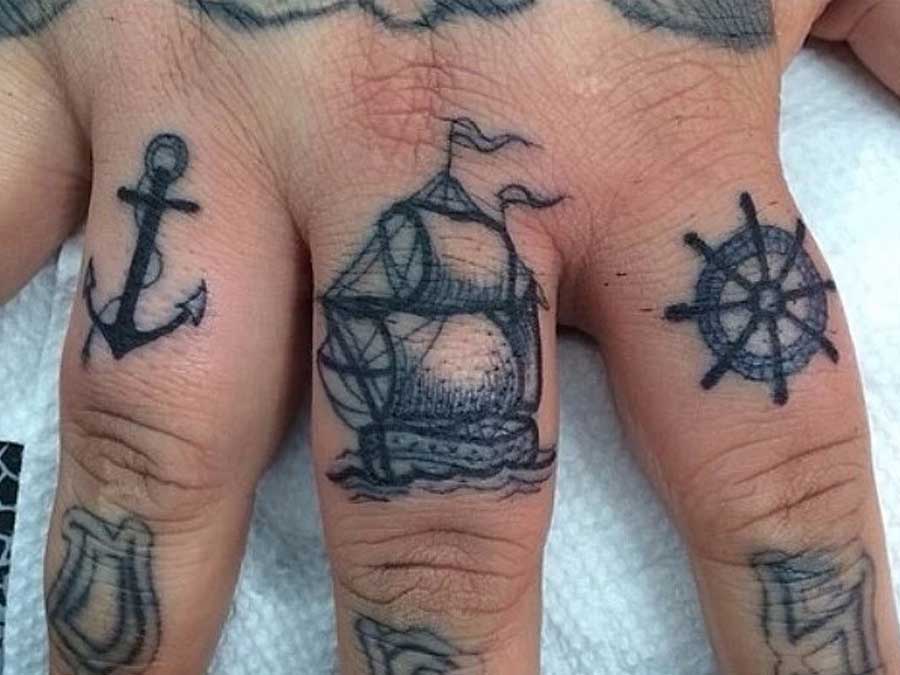 small-anchor-tattoos-on-hand-for-men