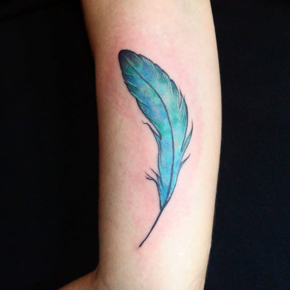 small-blue-feather-tattoo