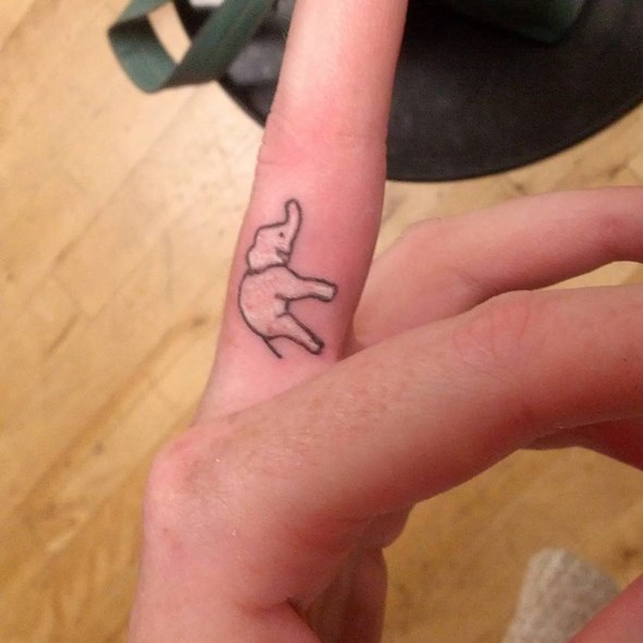 small-elephant-tattoo-on-finger
