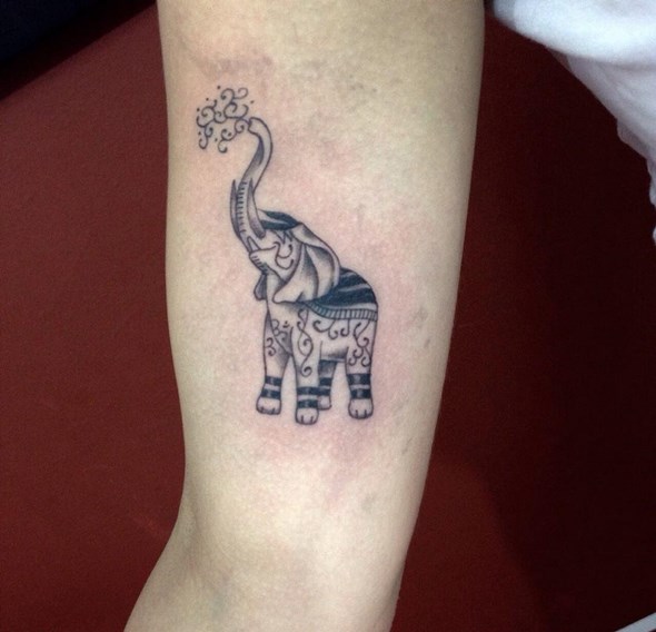 small-elephant-tattoo-trunk-up