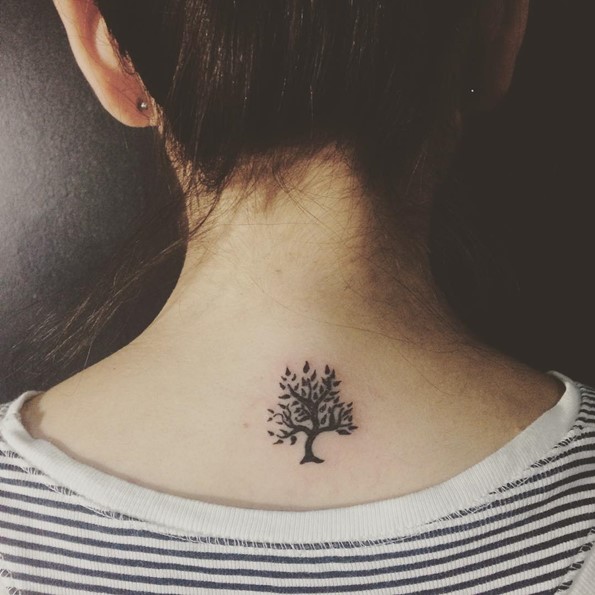 small-tree-tattoo-on-back