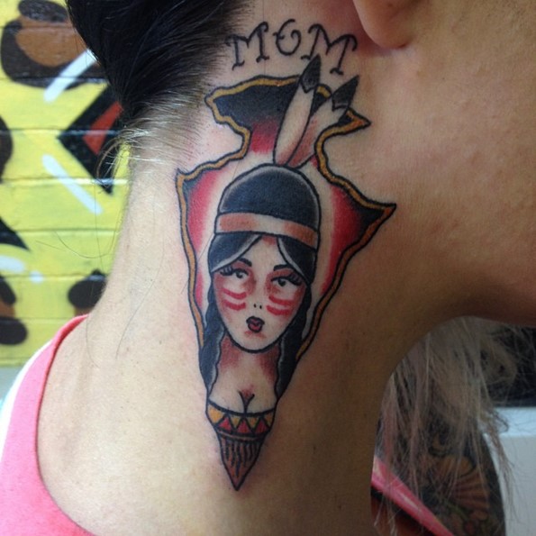 traditional-tattoo-arrowhead-on-neck-with-mom-word
