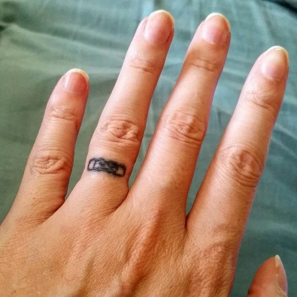 wedding-ring-tattoo-33