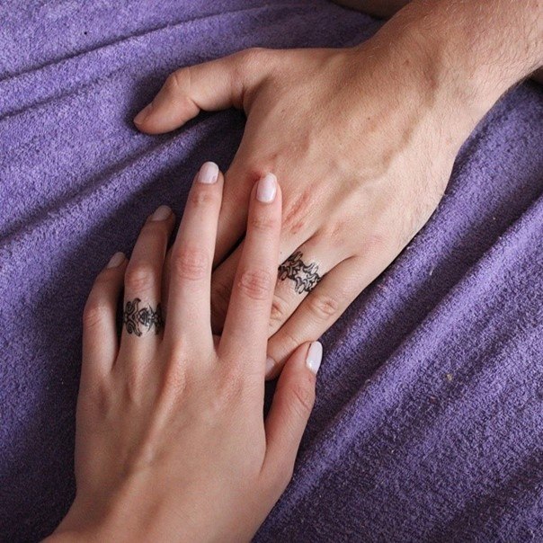 wedding-ring-tattoos-that-look-like-rings
