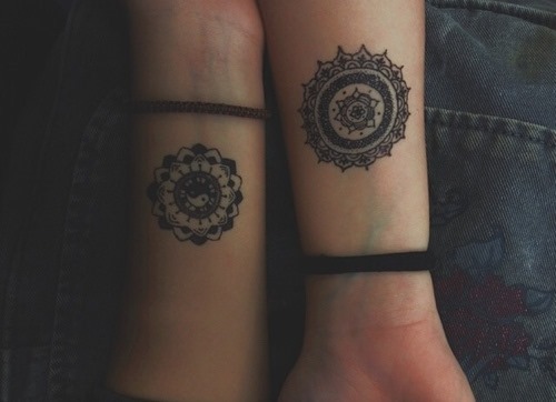 28-pretty-wrist-tattoos-for-women-and-girls-14
