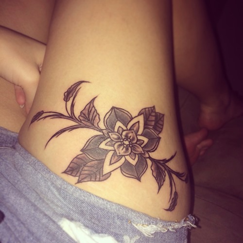 45-thigh-tattoo-ideas-for-girls-27