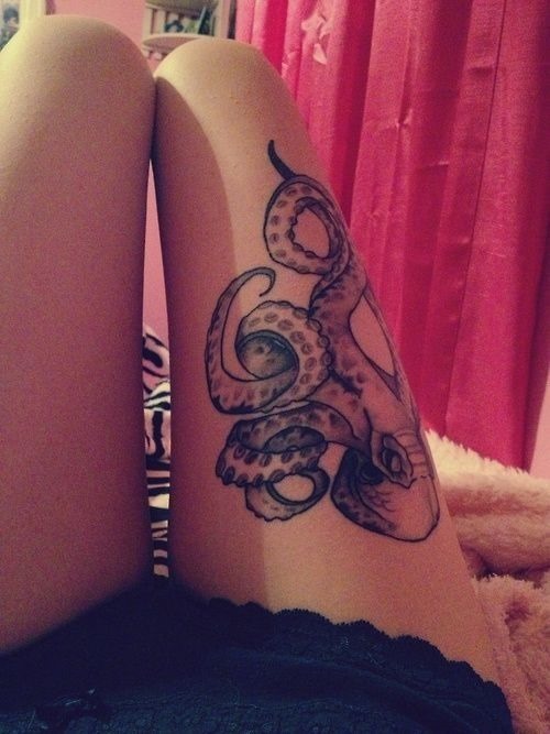 45-thigh-tattoo-ideas-for-girls-32