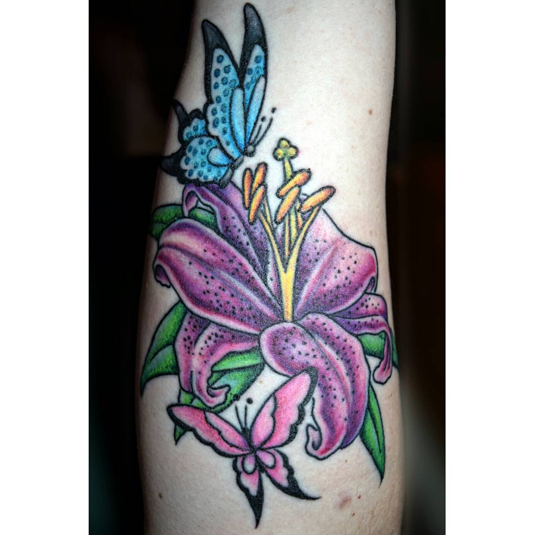 beautiful-butterfly-tattoo-with-lily-flower