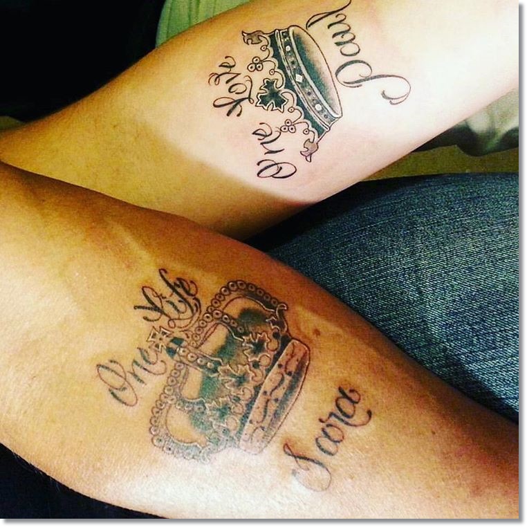 small-crown-tattoos-for-couples-1
