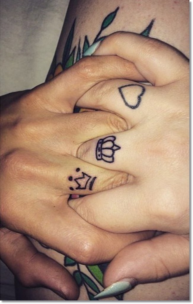 small-crown-tattoos-for-couples-9