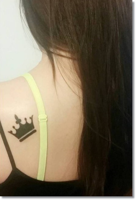 small-crown-tattoos-for-women-12