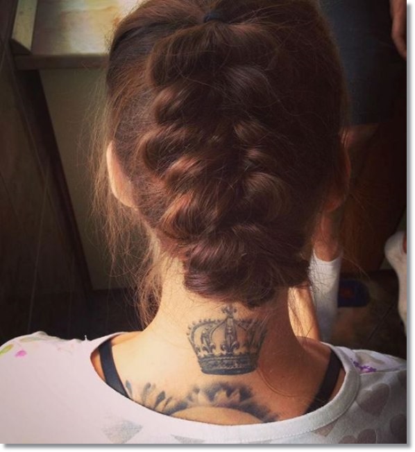 small-crown-tattoos-for-women-8