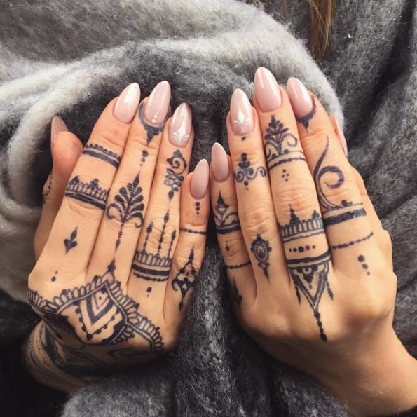 awesome-mehndi-finger-tats