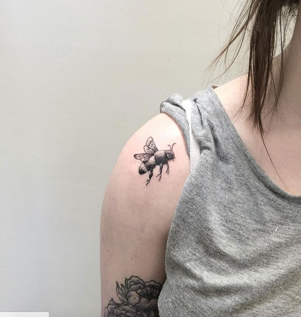 big-bee-tattoo