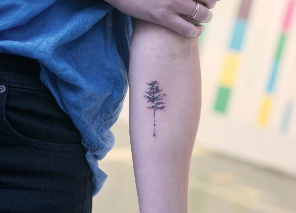 dotwork-tree-tattoo