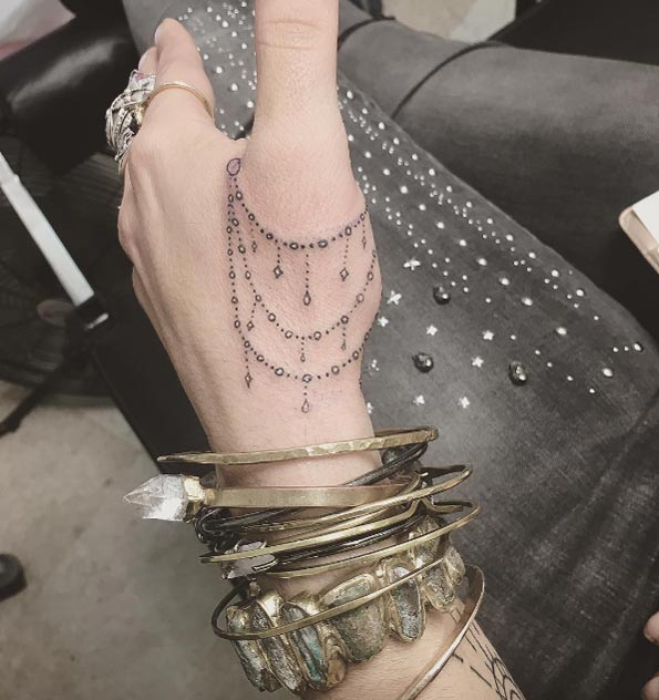 jewelry-tattoo-hand