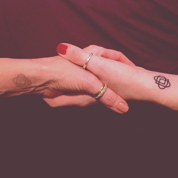 matching-mother-daughter-tattoos-that-will-make-you-want-to-get-inked-1
