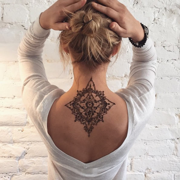 mehndi-back-neck-tattoo