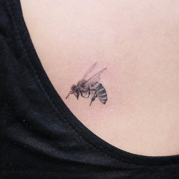 micro-honeybee-tattoo