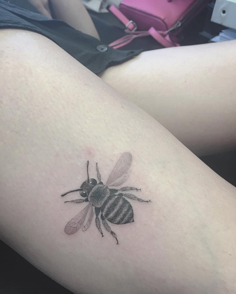 single-needle-bumble-tattoo