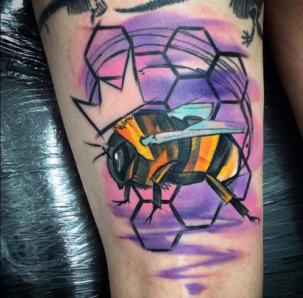 sketch-style-bee-tattoo