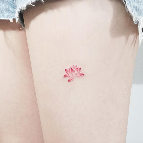 tiny-lotus-flower-tattoo