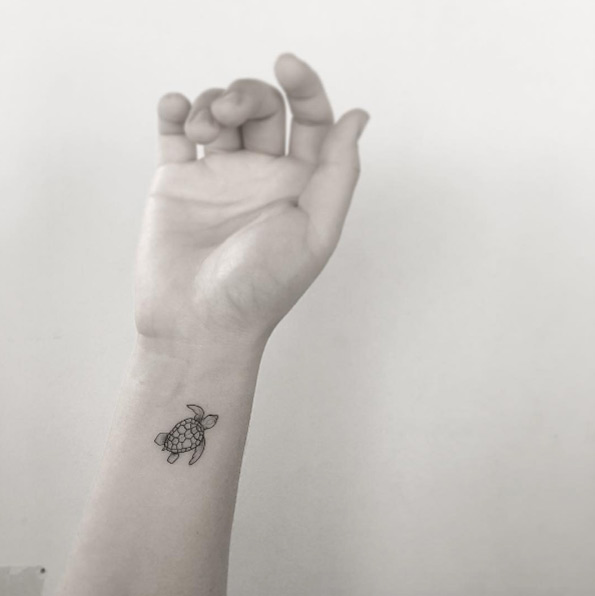 tiny-seaturtle-tattoo