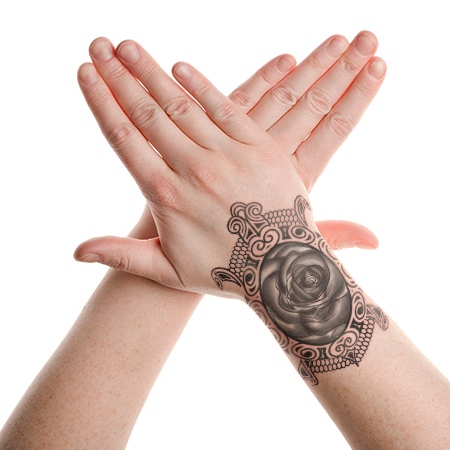 tribal-turtle-lace-tattoo-on-hand