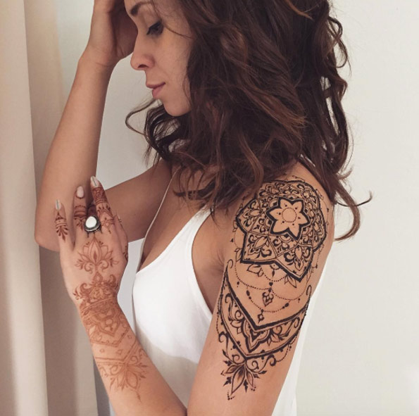 upper-arm-mehndi-tattoo