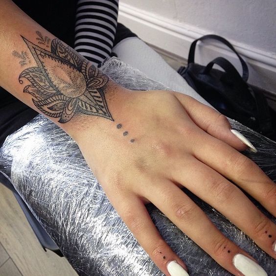 wrist-tattoos-21