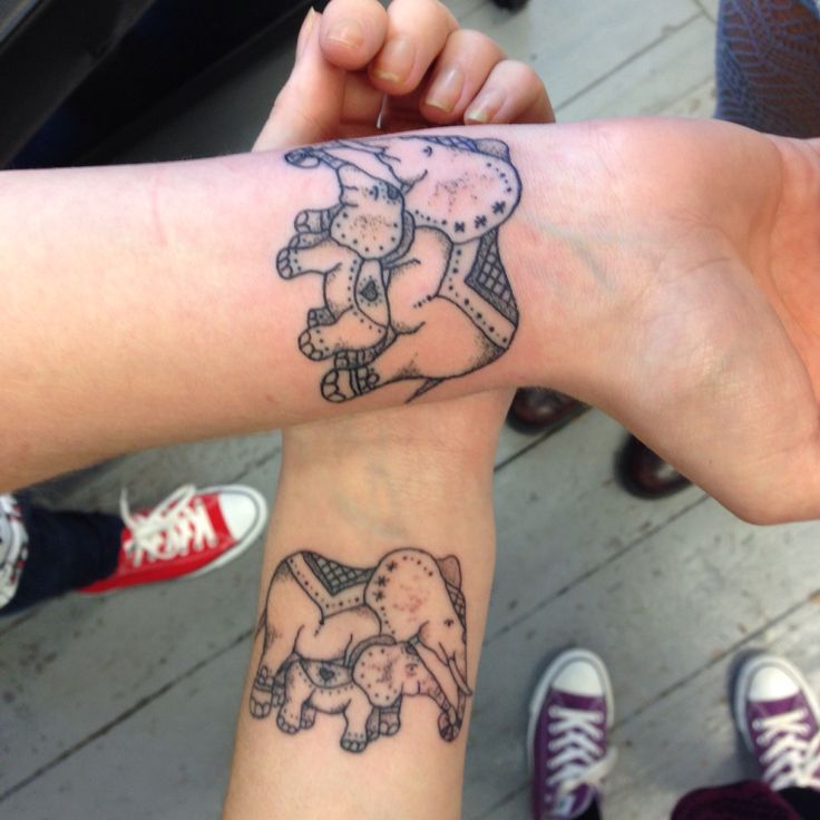 mother-and-daughter-matching-tattoos-mom-and-baby-elephants